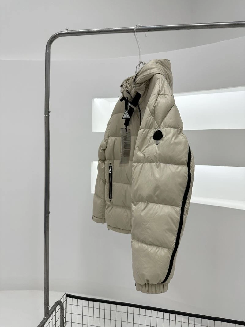 Moncler Down Jackets Sophisticated 144838