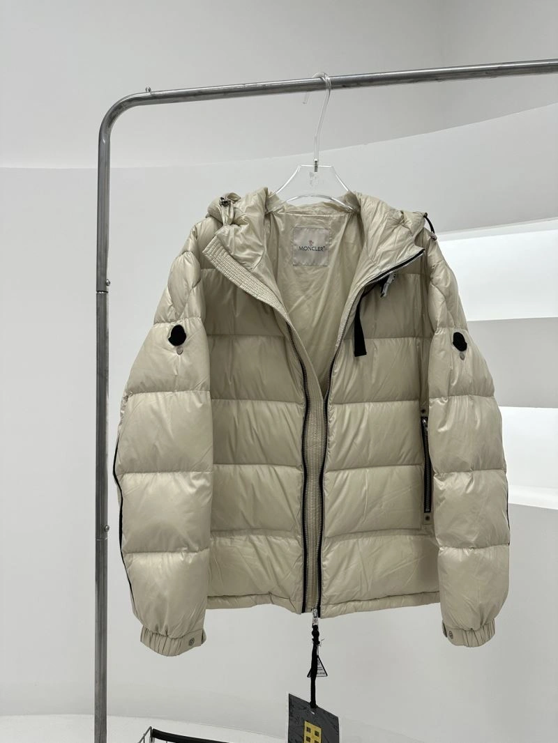 Moncler Down Jackets Sophisticated 144838