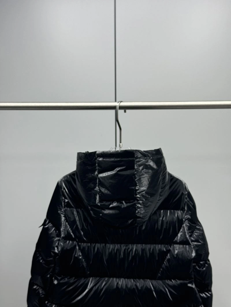 Moncler Down Jackets UrbanStyle 144818