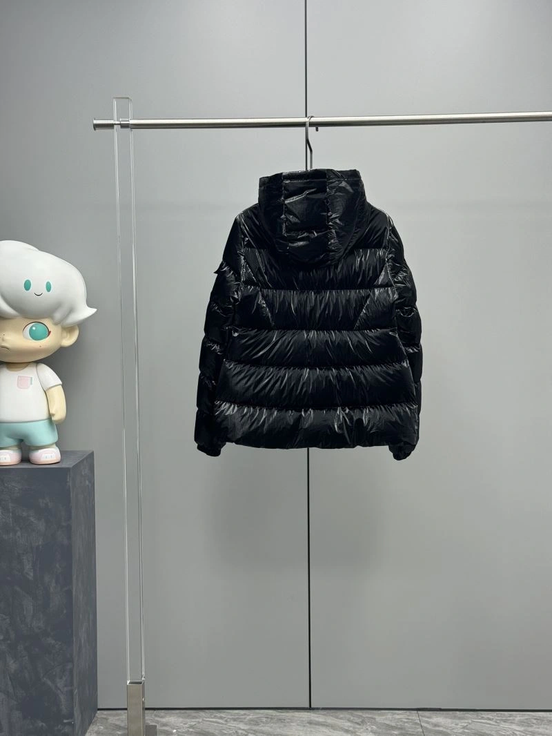 Moncler Down Jackets UrbanStyle 144818