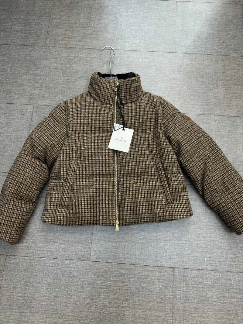 Stylish Moncler Down Jackets 144825