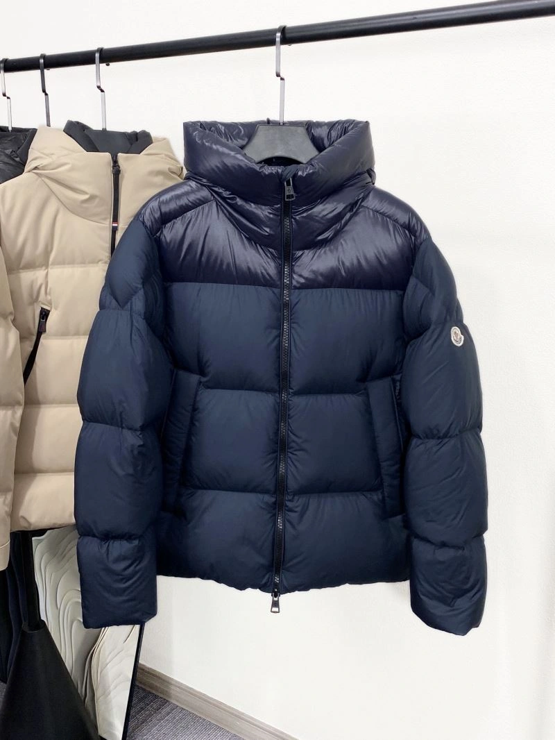 Moncler Down Jackets Sleek 144812