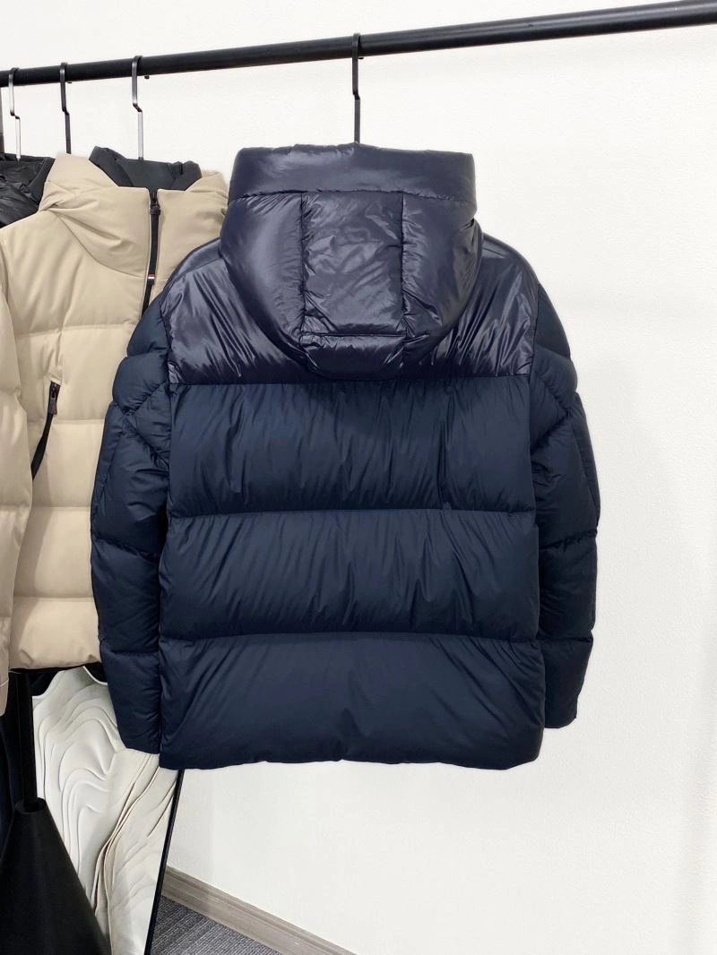 Moncler Down Jackets Sleek 144812