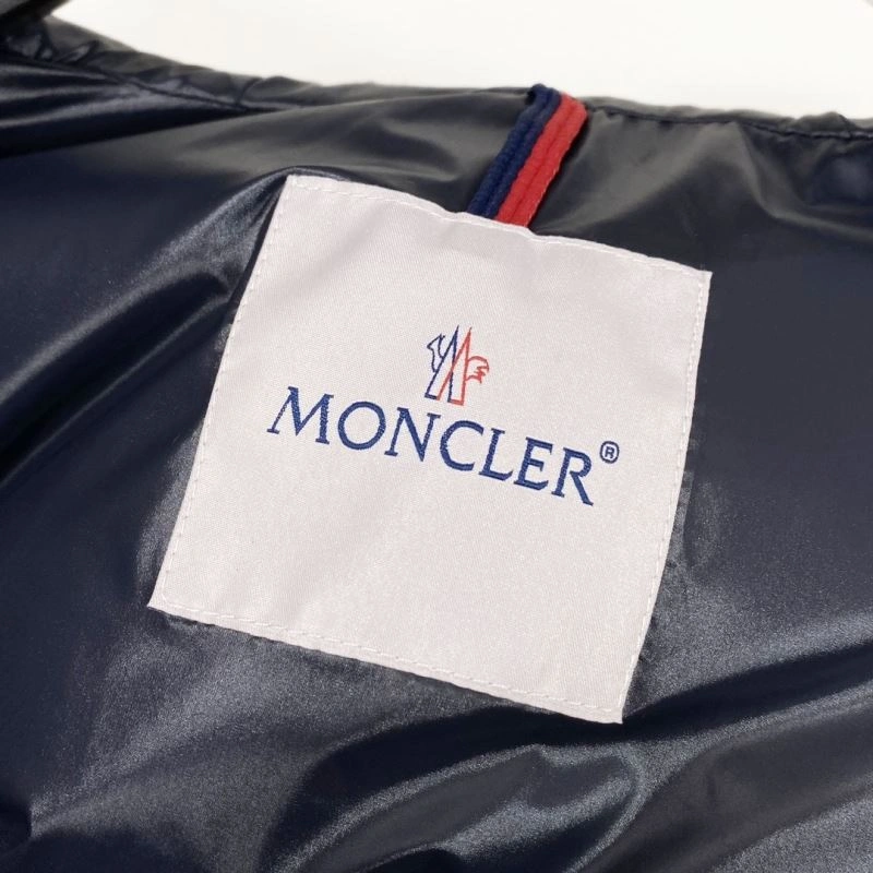Moncler Down Jackets Sleek 144812