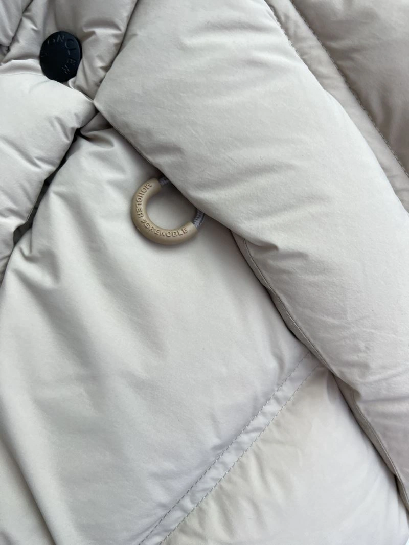 Moncler Down Jackets Soft 144809