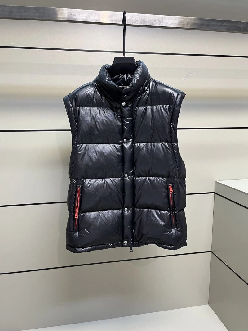 Moncler Down Jackets UrbanChic 144834