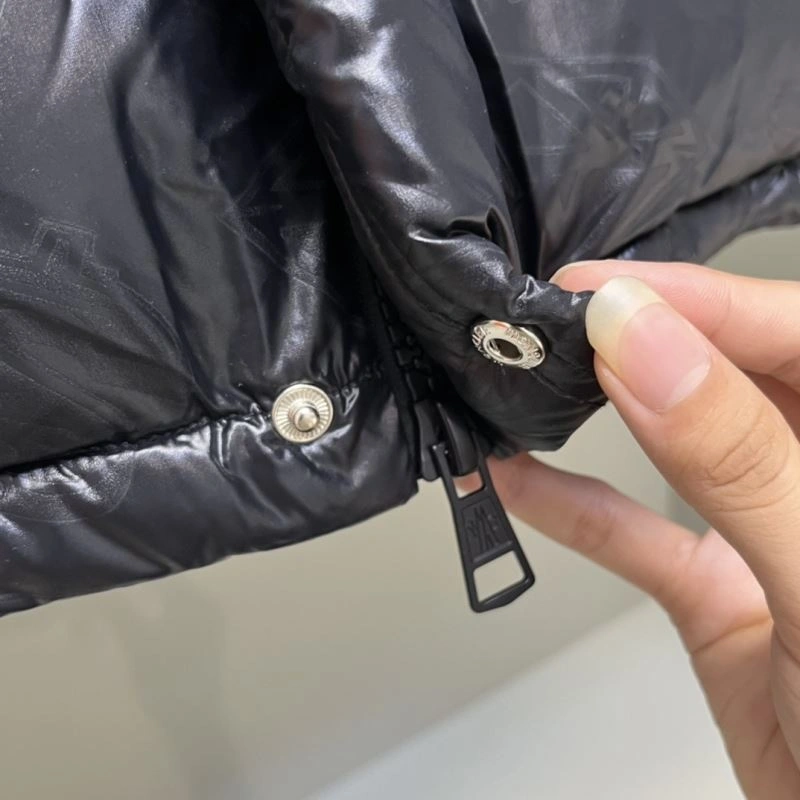 Moncler Down Jackets UrbanChic 144834