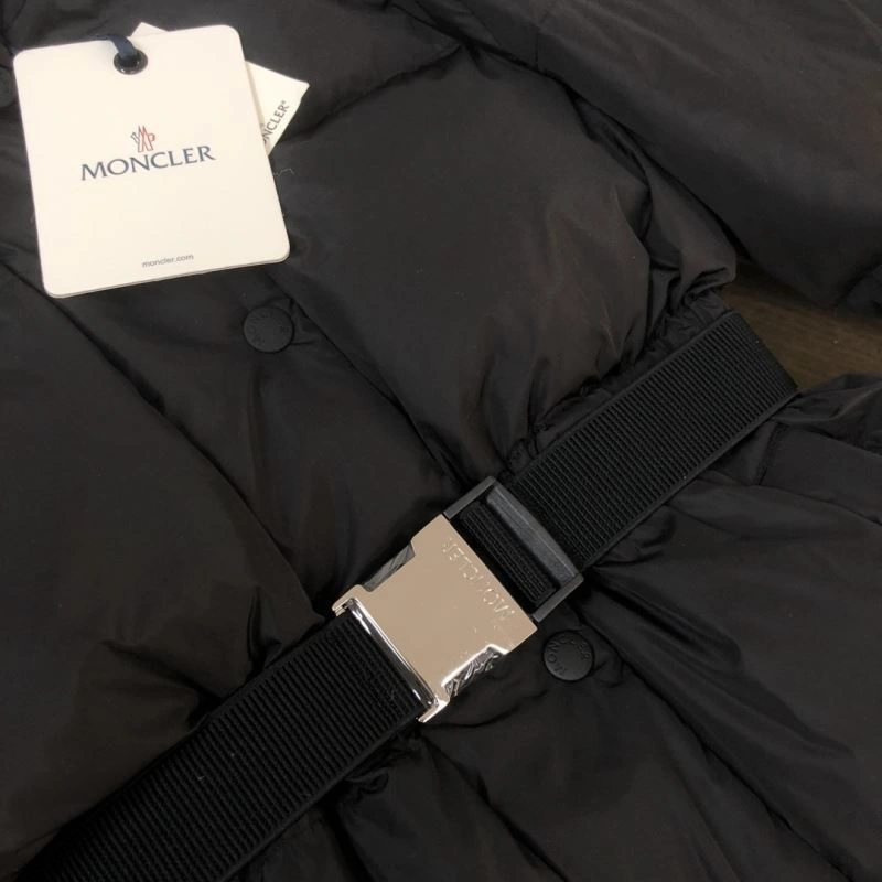 Moncler Down Jackets SmoothTexture 144802