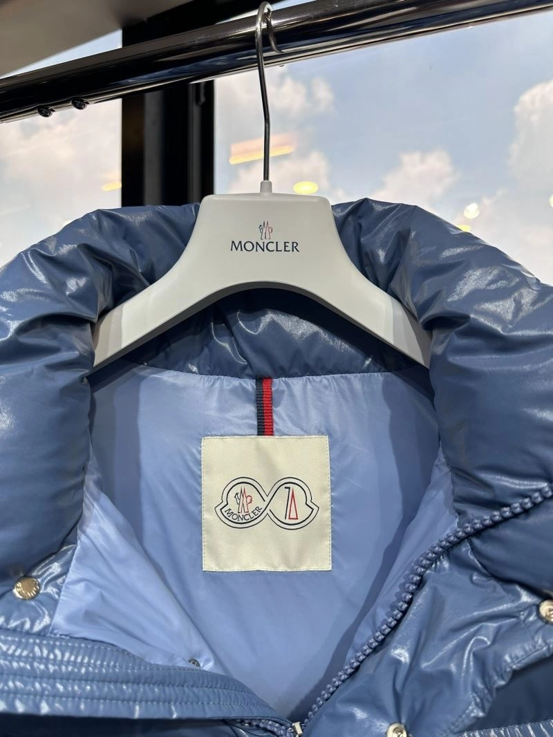 Moncler Down Jackets TravelReady 144789