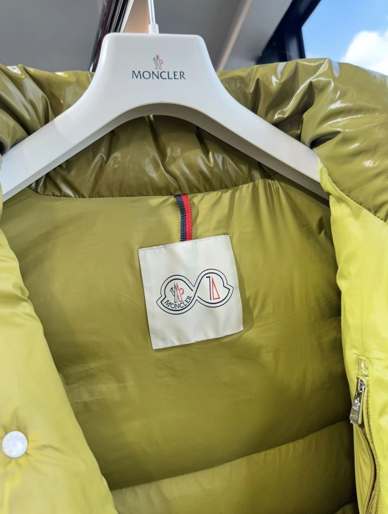 Breathable Moncler Down Jackets 139569