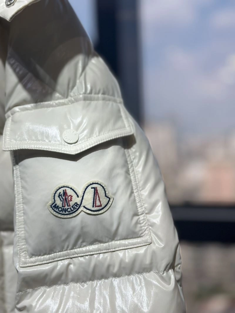 Moncler Down Jackets EasyMatch 144797