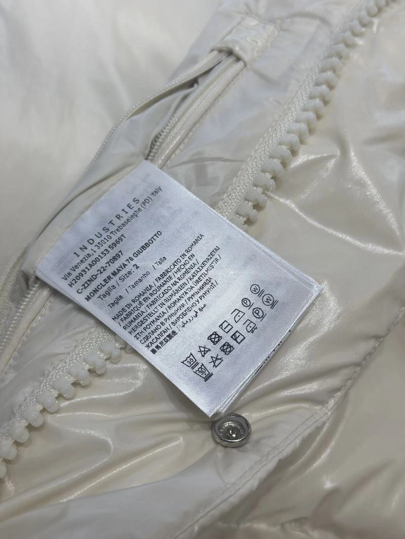Moncler Down Jackets EasyMatch 144797