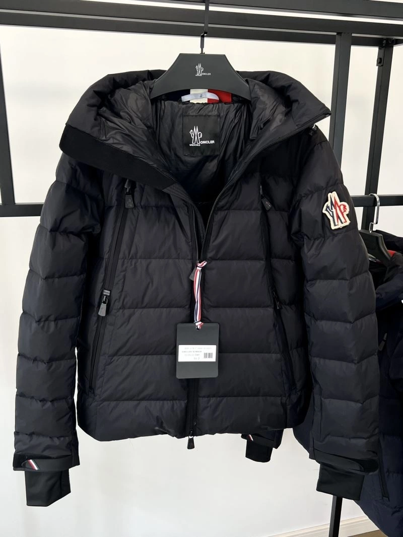 Moncler Down Jackets Neat 144777