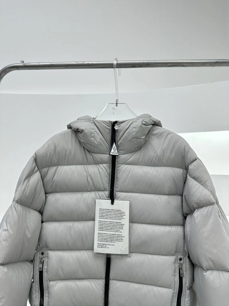 Moncler Down Jackets Packable 144774