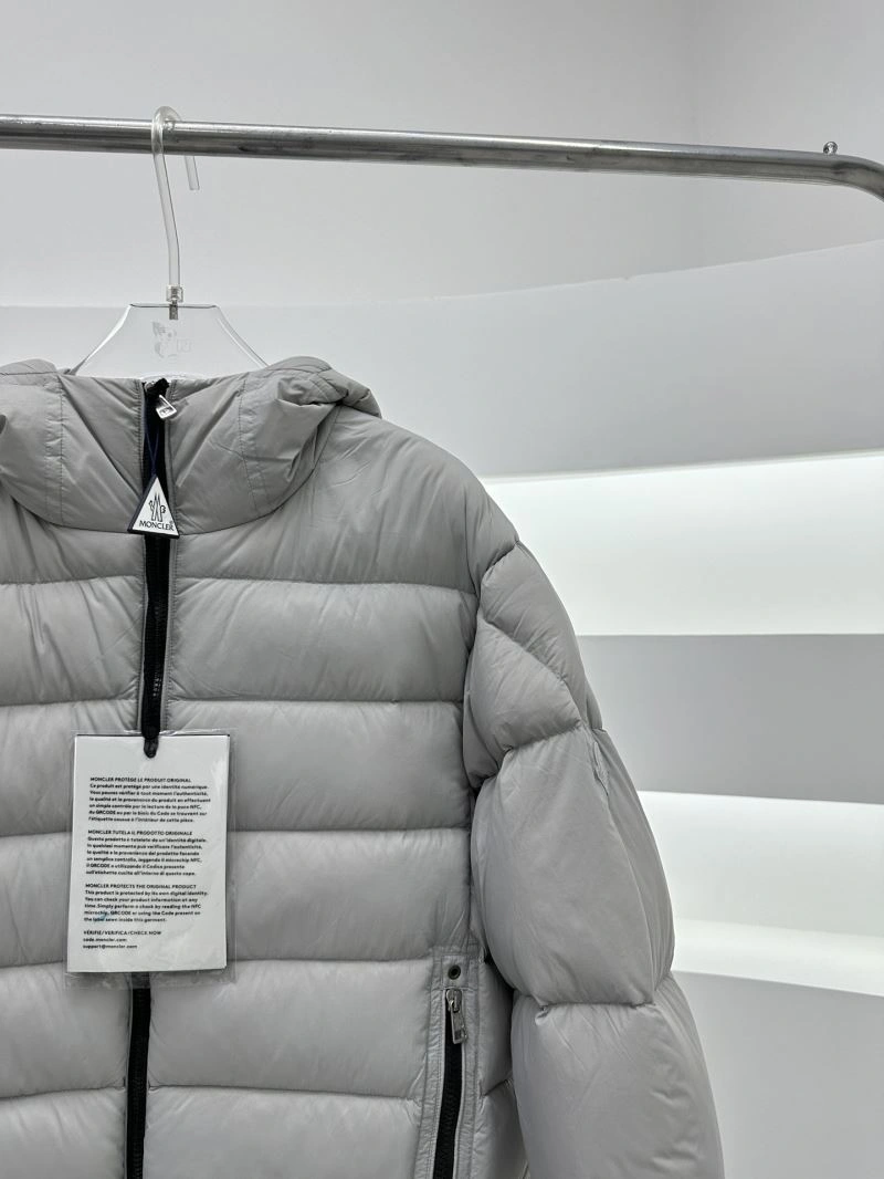 Moncler Down Jackets Packable 144774