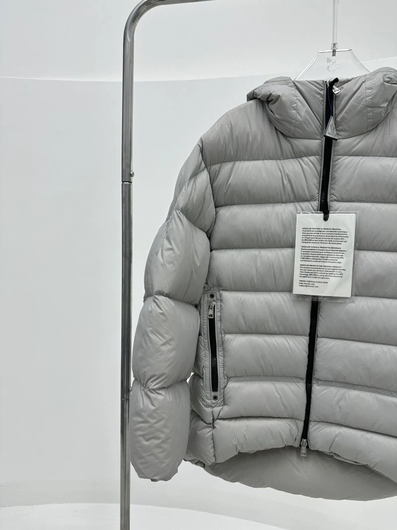 Moncler Down Jackets Packable 144774
