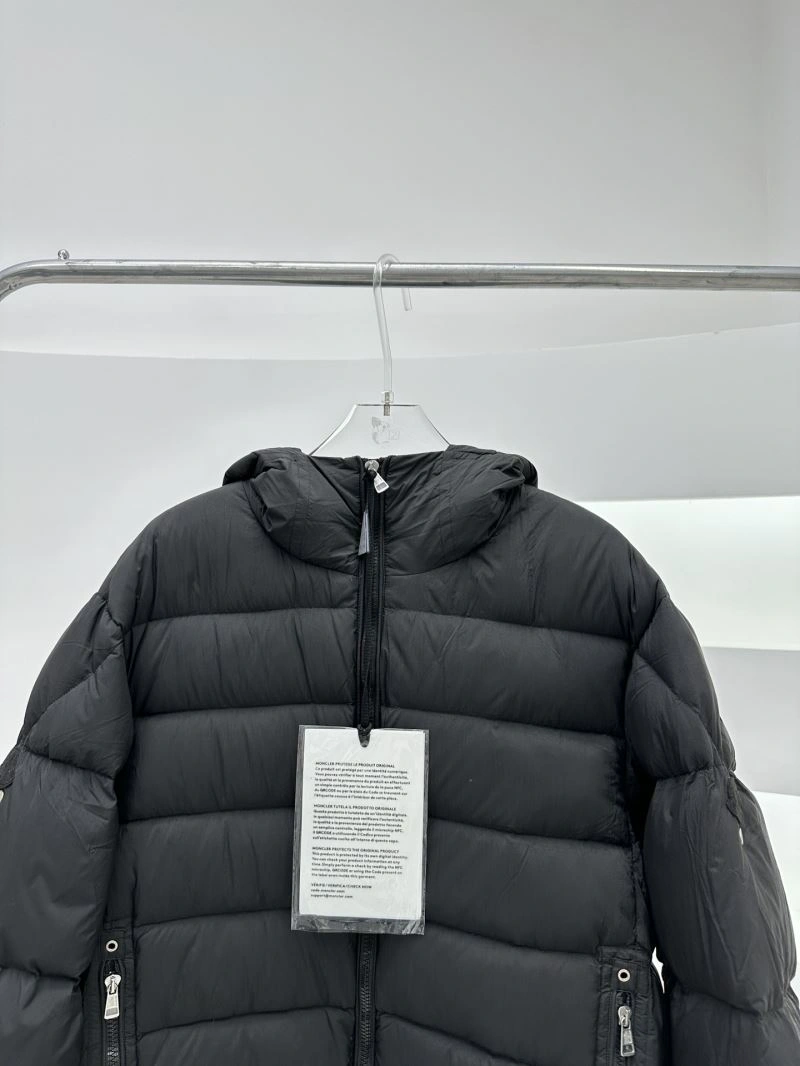FlexibleFit Moncler Down Jackets 144778