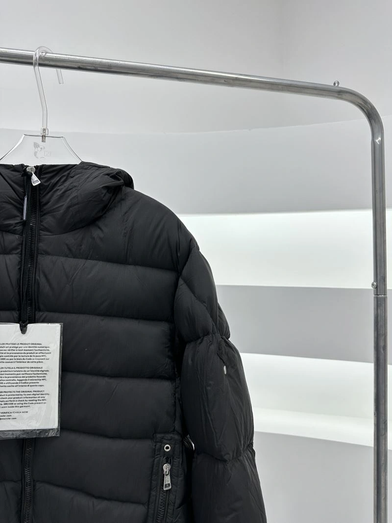 FlexibleFit Moncler Down Jackets 144778