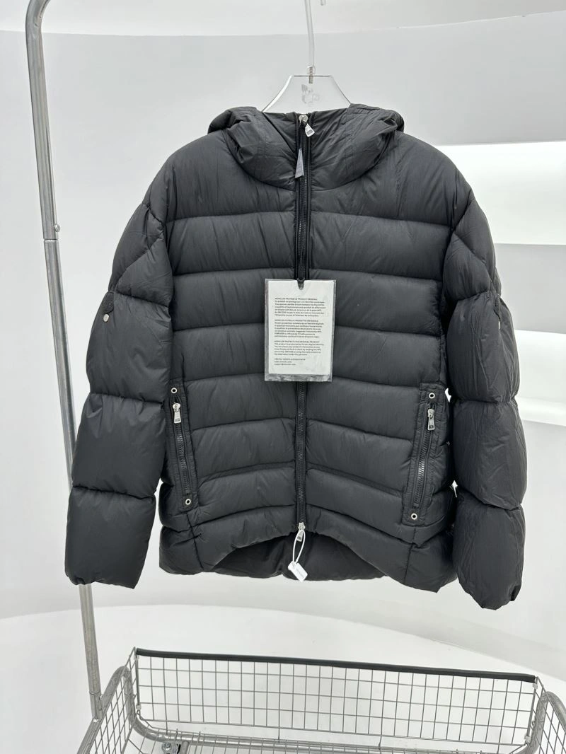 FlexibleFit Moncler Down Jackets 144778