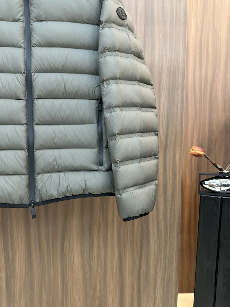 Moncler Down Jackets Chic 144776