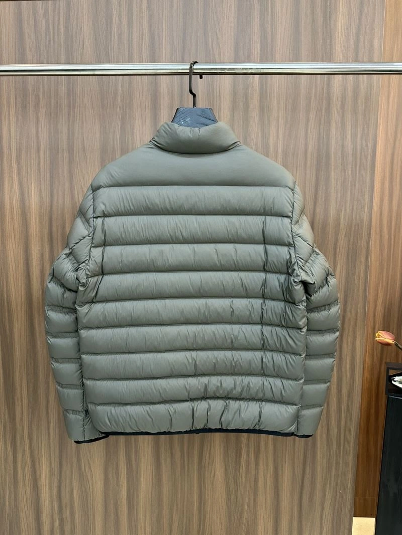 Moncler Down Jackets Chic 144776