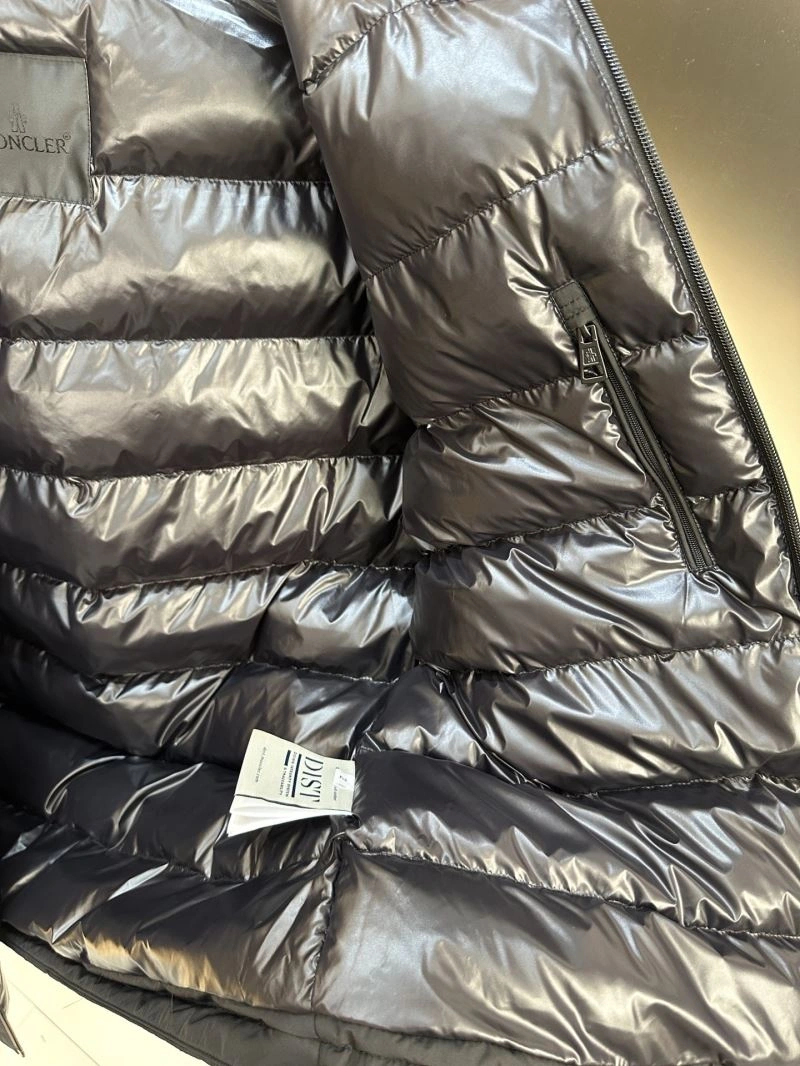 Moncler Down Jackets AllSeason 144769