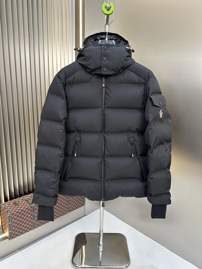 Vibrant Moncler Down Jackets 144762