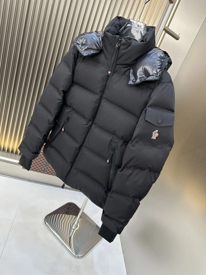 Vibrant Moncler Down Jackets 144762