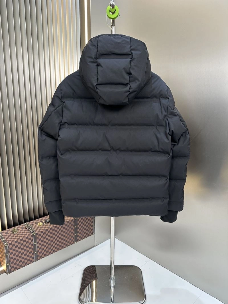 Vibrant Moncler Down Jackets 144762