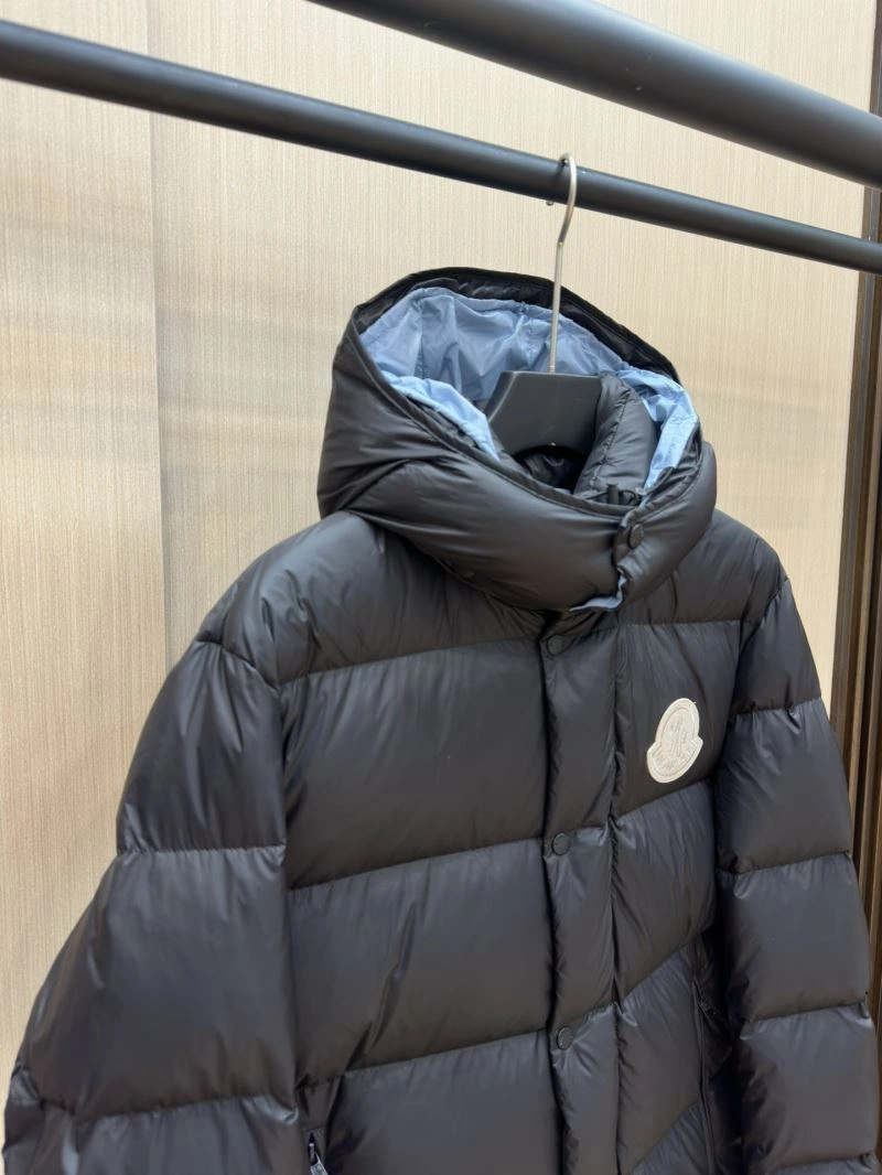 Moncler Down Jackets Durable 144758