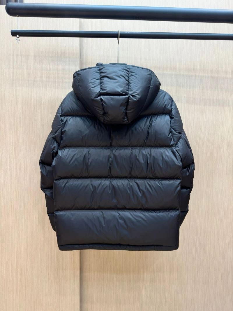 Moncler Down Jackets Durable 144758