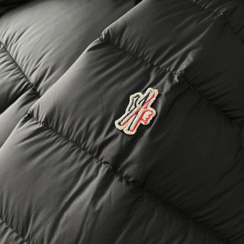 Modern Moncler Down Jackets 144751