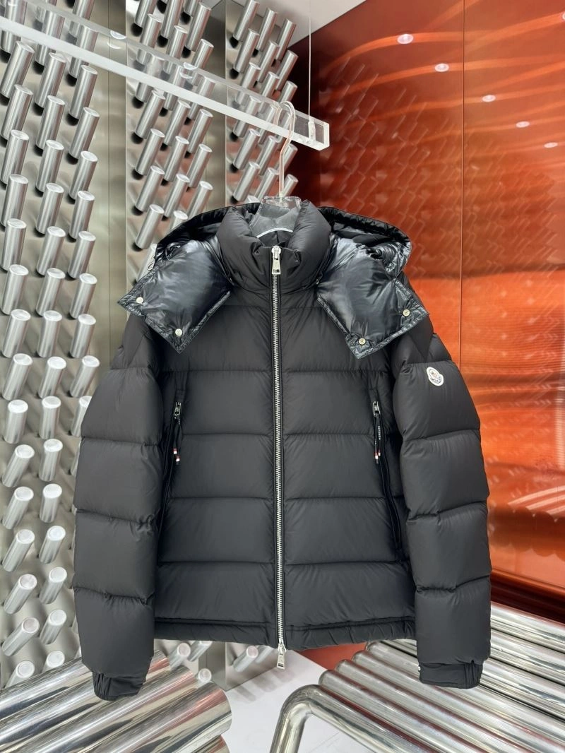 Moncler Down Jackets Durable 144749