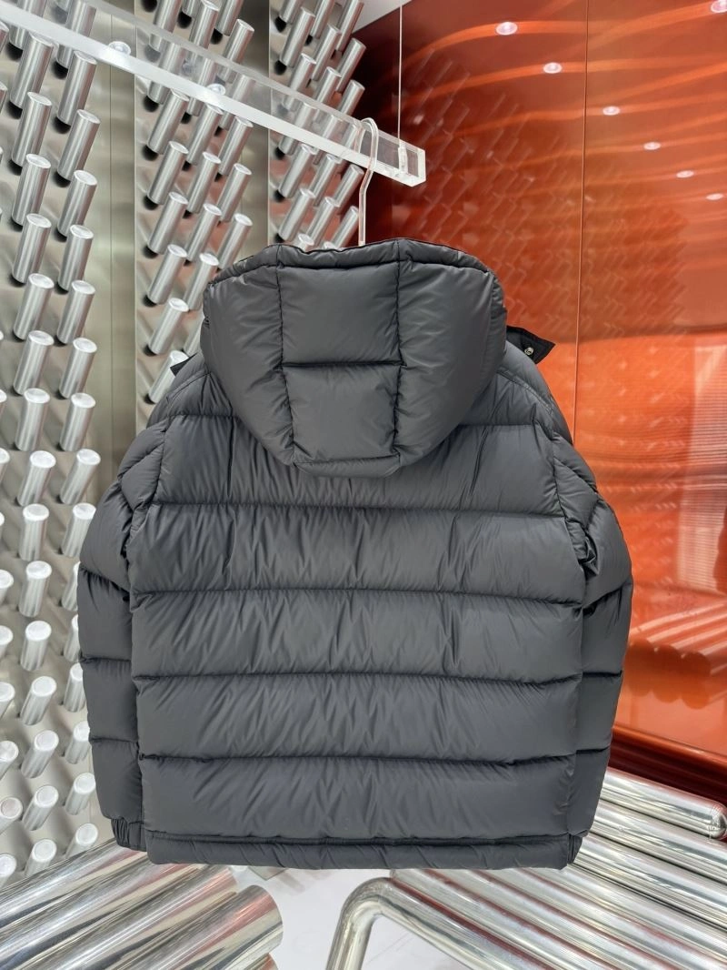Moncler Down Jackets Durable 144749