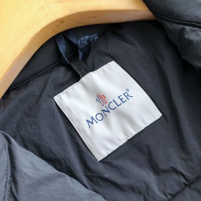Moncler Down Jackets Classic 144721