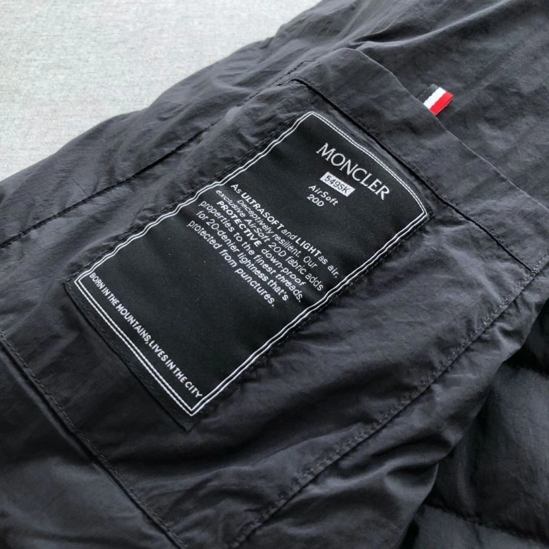 Moncler Down Jackets Classic 144721