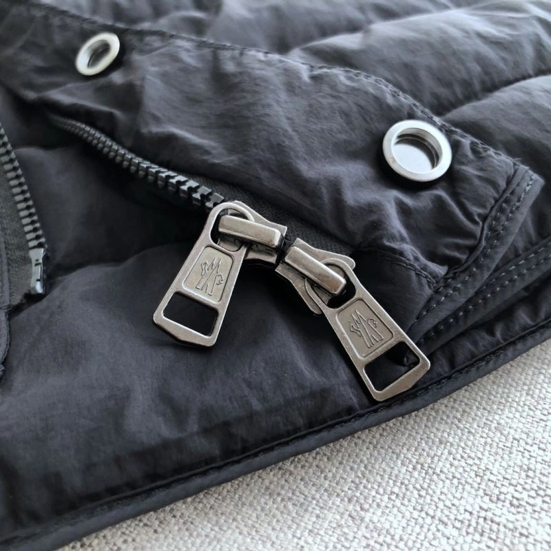 Moncler Down Jackets Classic 144721