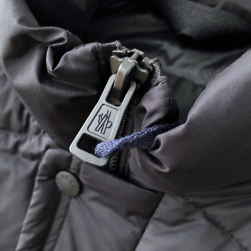 Moncler Down Jackets MultiPurpose 144717