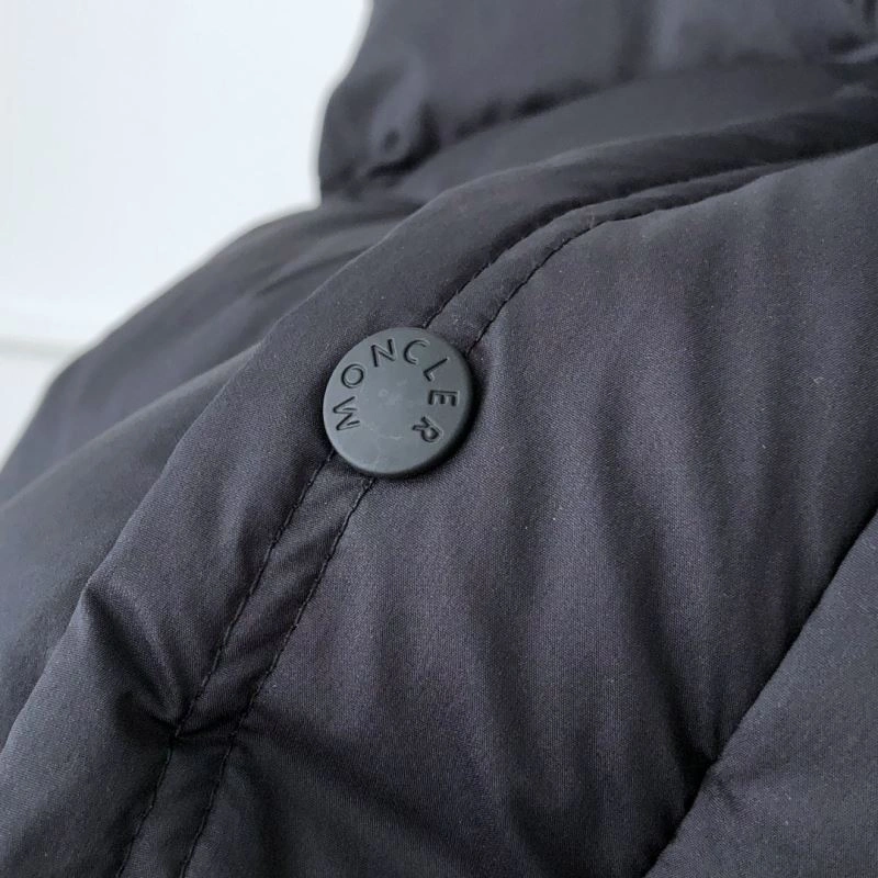 Moncler Down Jackets MultiPurpose 144717