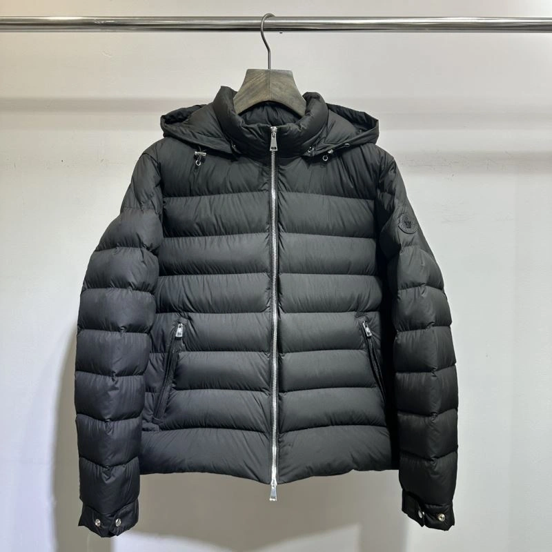 Moncler Down Jackets EyeCatching 144719