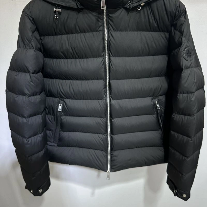 Moncler Down Jackets EyeCatching 144719