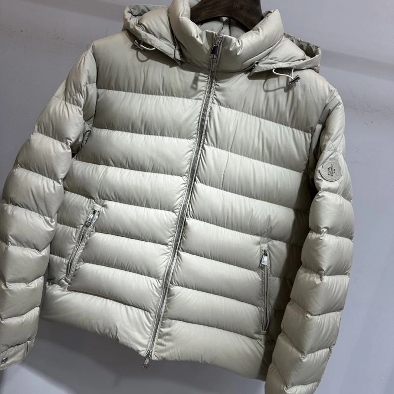 Moncler Down Jackets UrbanChic 144713