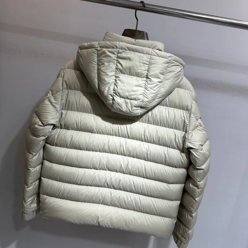 Moncler Down Jackets UrbanChic 144713