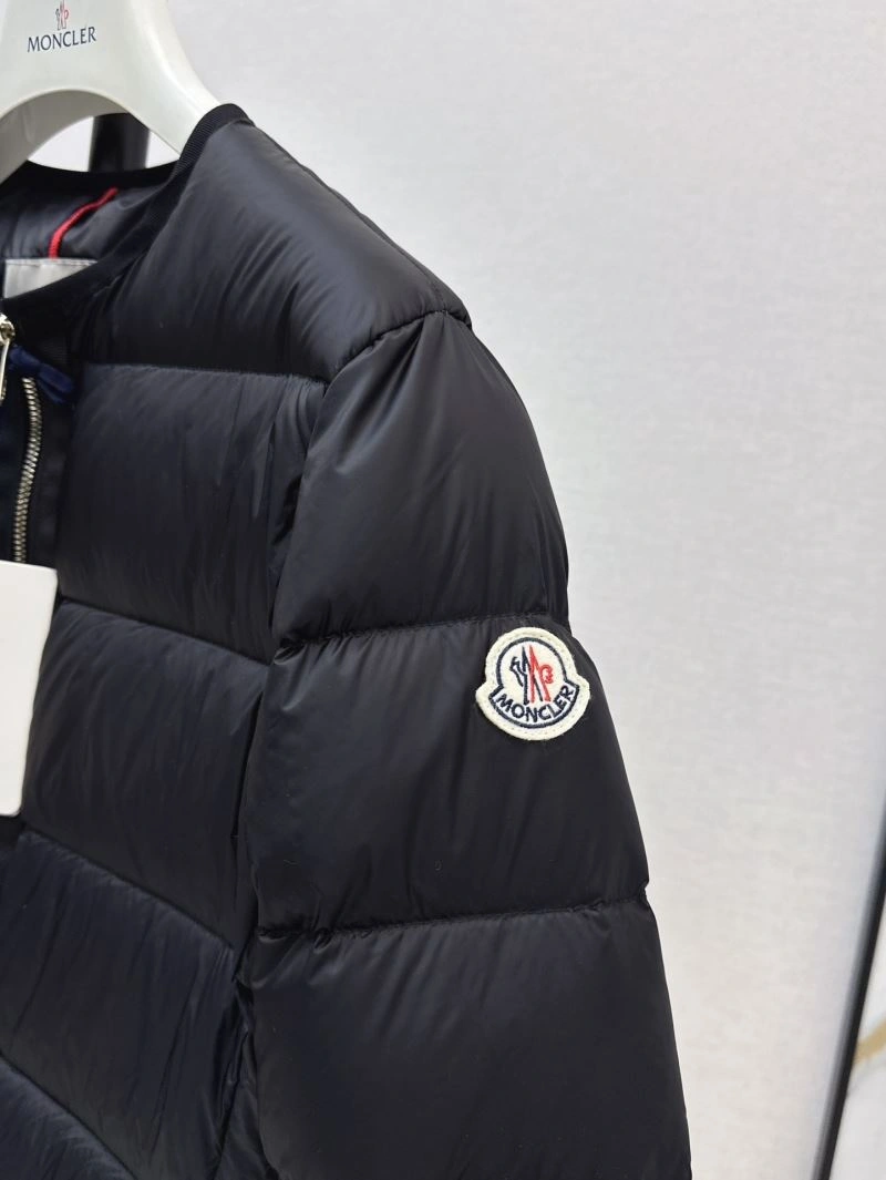 Flexible Moncler Down Jackets 144686