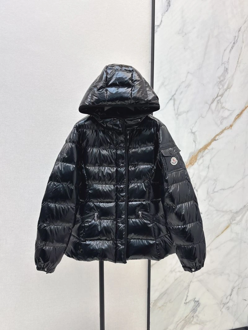 Moncler Down Jackets UrbanChic 144700