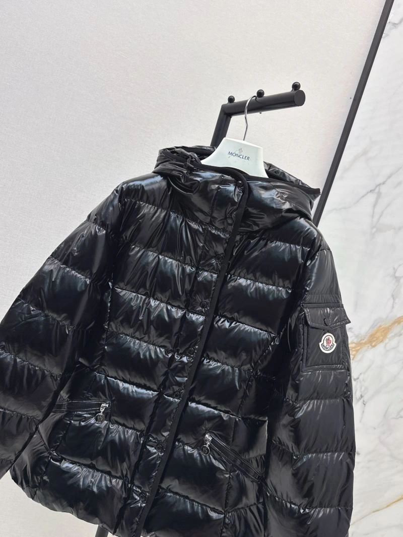 Moncler Down Jackets UrbanChic 144700