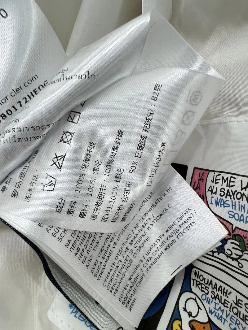 WaterResistant Moncler Down Jackets 144684