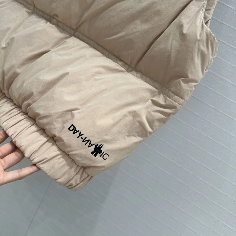 Moncler Down Jackets Durable 144681