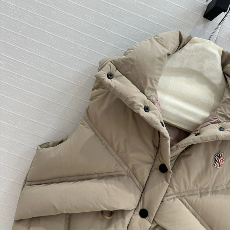WaterResistant Moncler Down Jackets 144678
