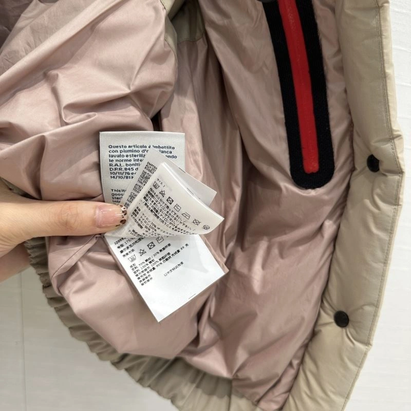 WaterResistant Moncler Down Jackets 144678